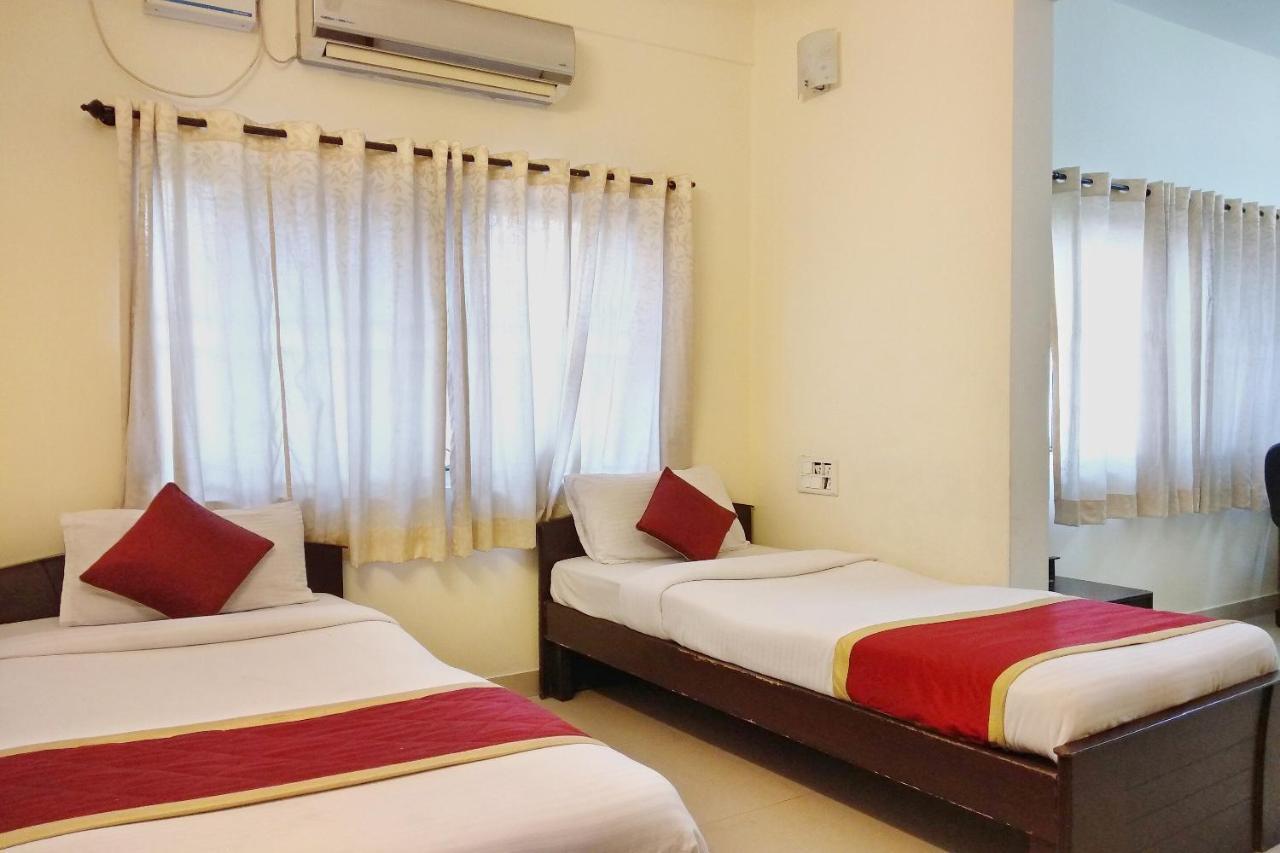 Super Oyo Capital O Premium Hotel Victoria Heights Near Sri Someshwara Swami Temple Bangalore Bagian luar foto