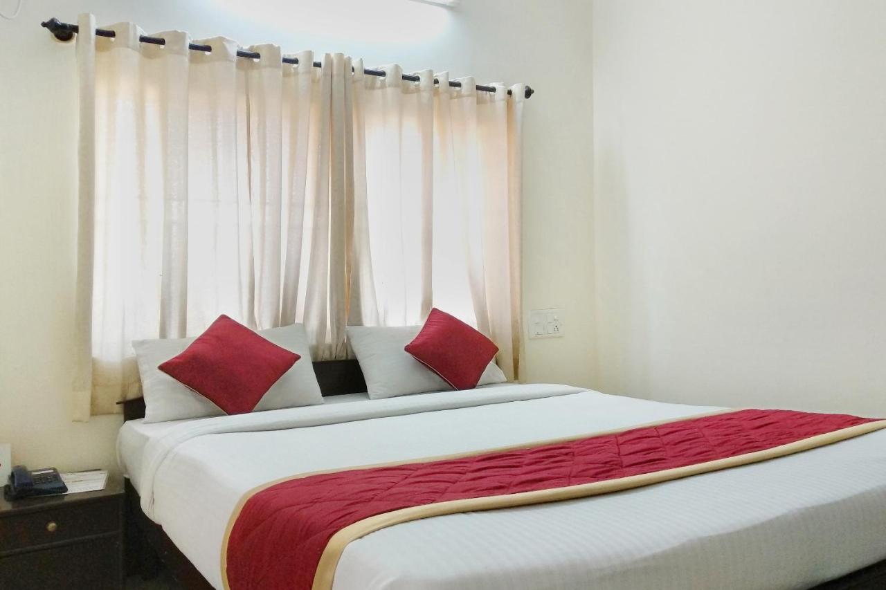 Super Oyo Capital O Premium Hotel Victoria Heights Near Sri Someshwara Swami Temple Bangalore Bagian luar foto