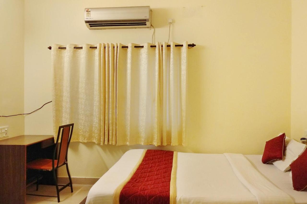 Super Oyo Capital O Premium Hotel Victoria Heights Near Sri Someshwara Swami Temple Bangalore Bagian luar foto