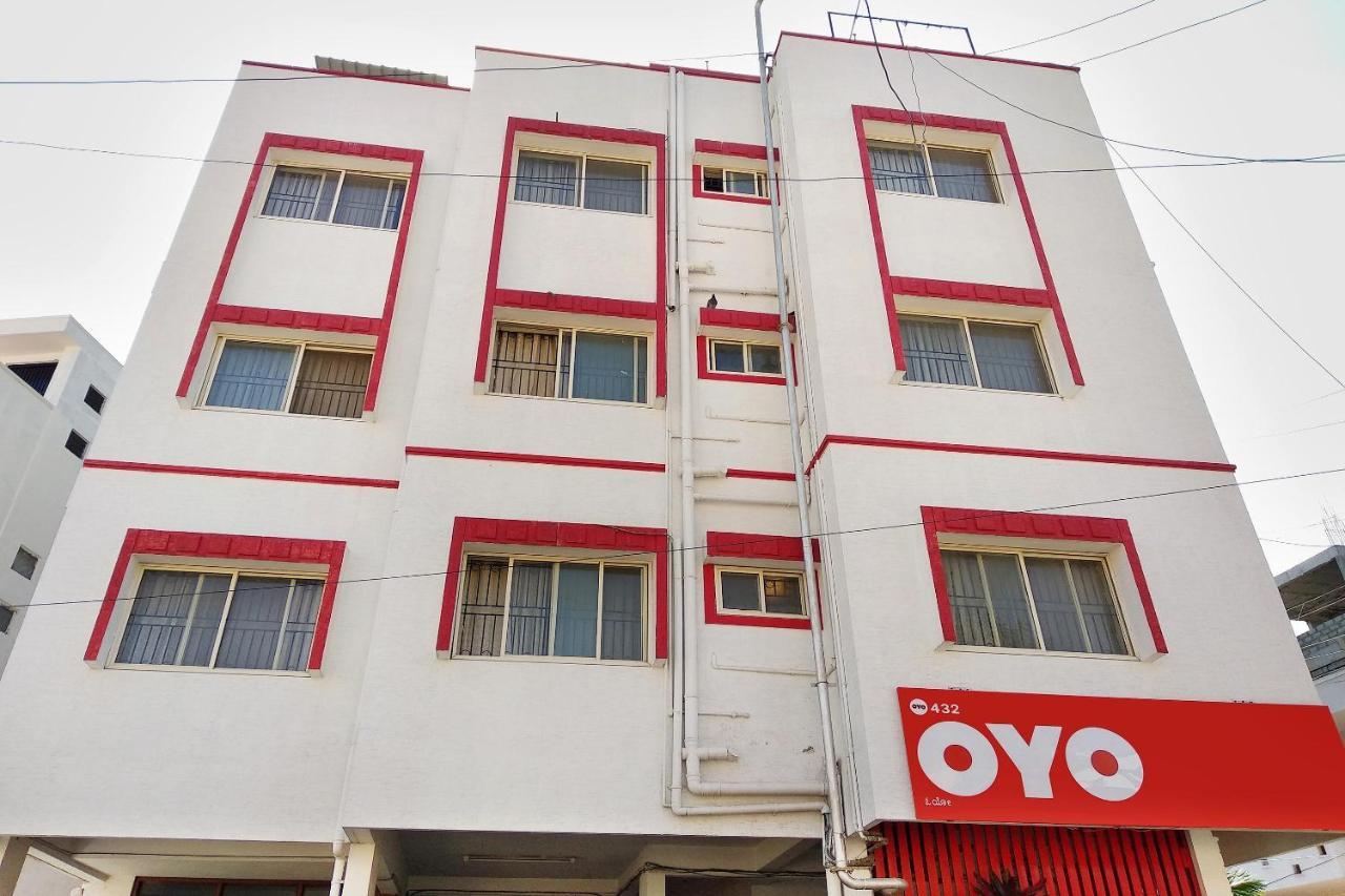 Super Oyo Capital O Premium Hotel Victoria Heights Near Sri Someshwara Swami Temple Bangalore Bagian luar foto