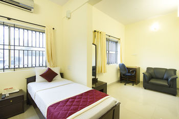 Super Oyo Capital O Premium Hotel Victoria Heights Near Sri Someshwara Swami Temple Bangalore Bagian luar foto